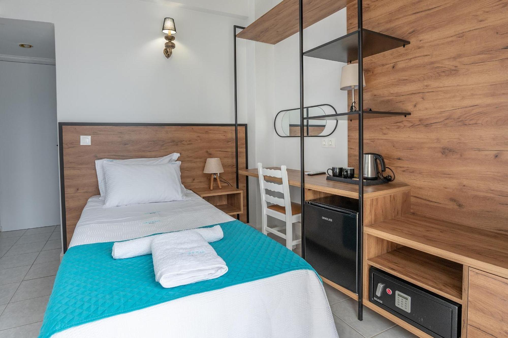 Genesis Hotel Loutraki  Bagian luar foto