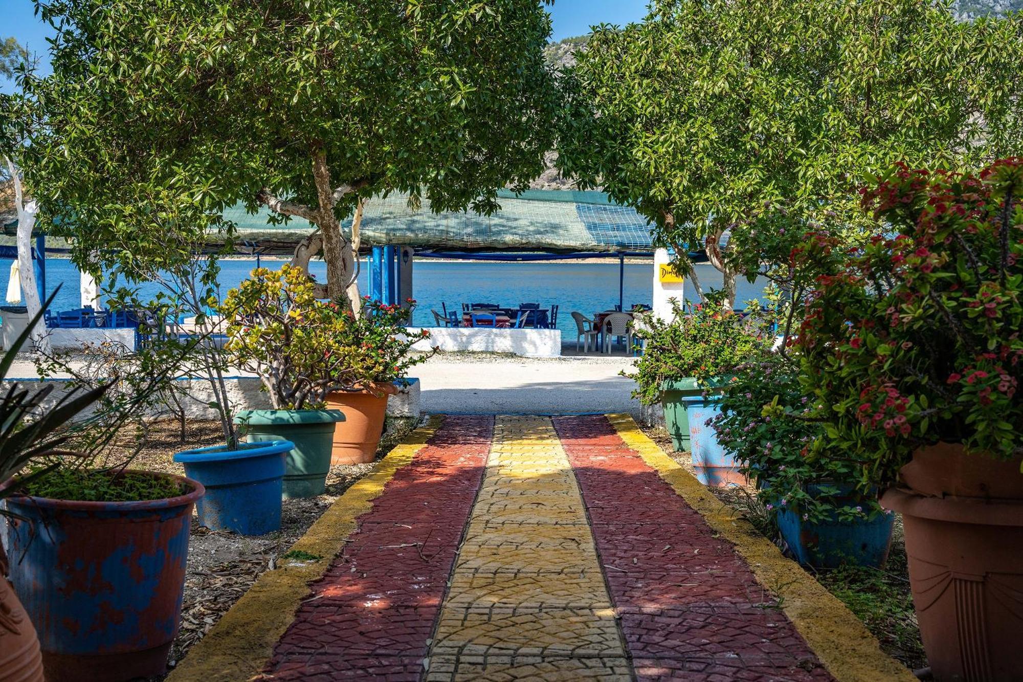 Genesis Hotel Loutraki  Bagian luar foto