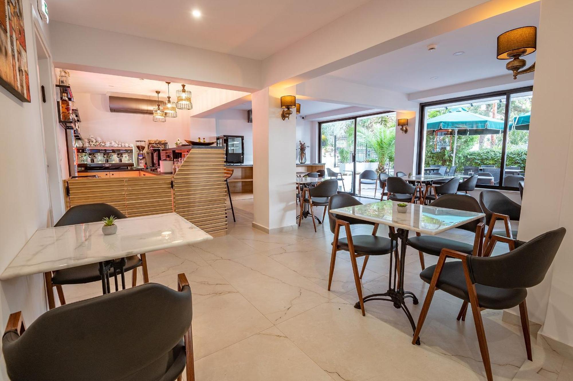 Genesis Hotel Loutraki  Bagian luar foto